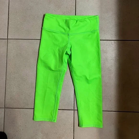 ALO Yoga cropped leggings, size XS - Picture 1 of 2
